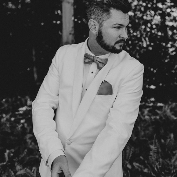 Meet your Posher, Derek - Picture 2 of 2